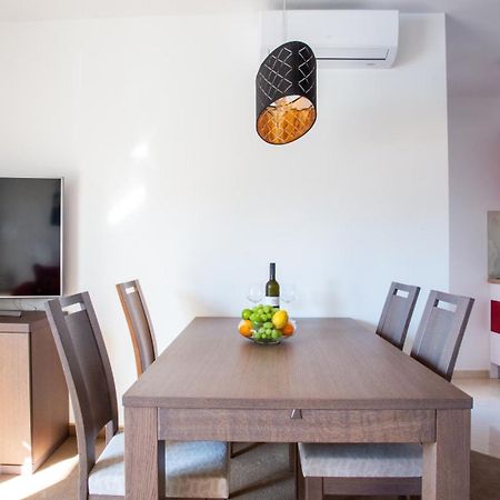 Rooms & Apartments Toni Stobreč المظهر الخارجي الصورة