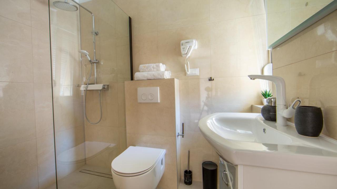 Rooms & Apartments Toni Stobreč المظهر الخارجي الصورة