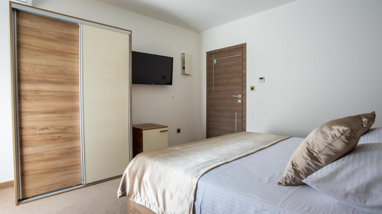 Rooms & Apartments Toni Stobreč المظهر الخارجي الصورة