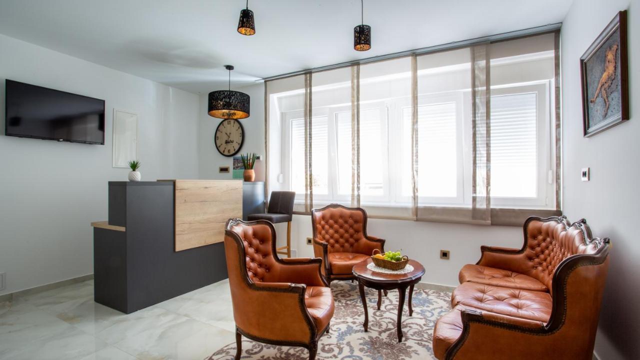 Rooms & Apartments Toni Stobreč المظهر الخارجي الصورة