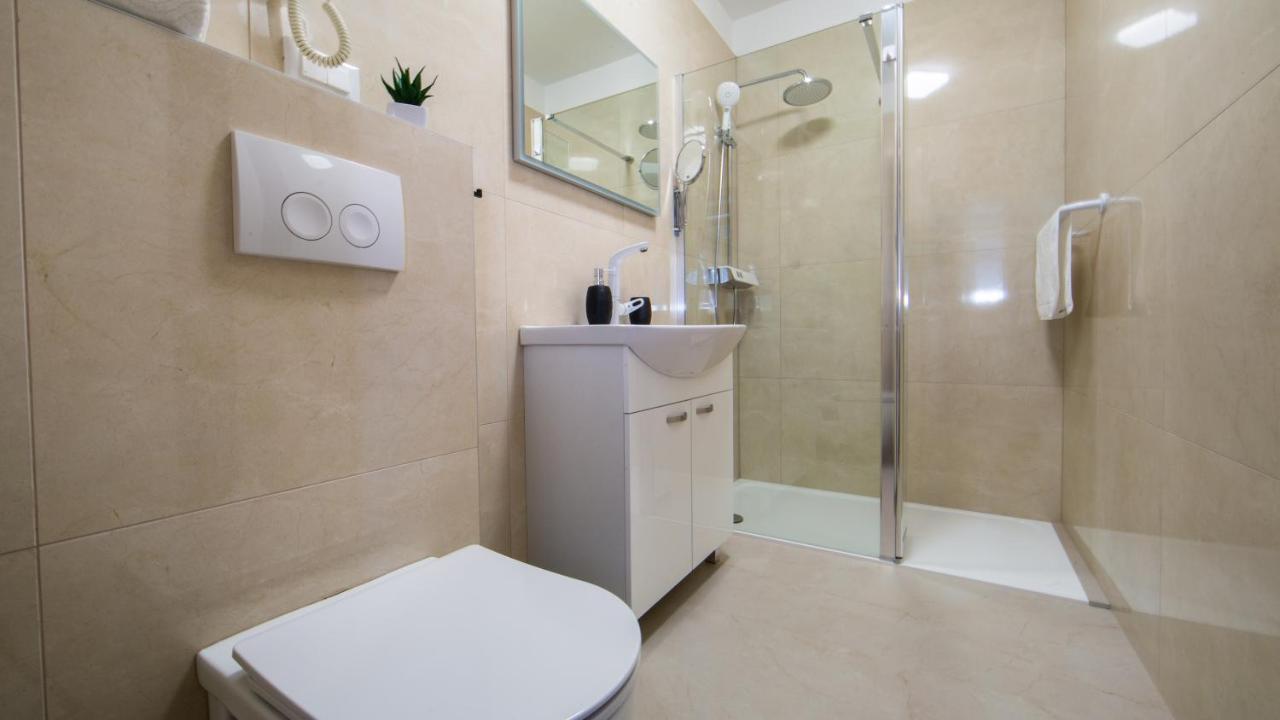 Rooms & Apartments Toni Stobreč المظهر الخارجي الصورة