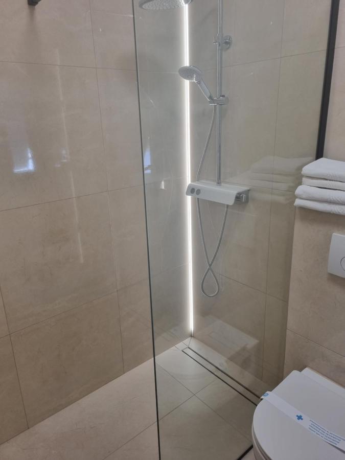 Rooms & Apartments Toni Stobreč المظهر الخارجي الصورة