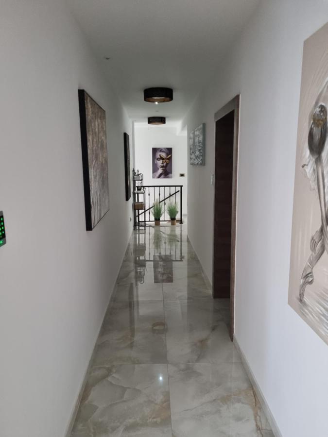 Rooms & Apartments Toni Stobreč المظهر الخارجي الصورة