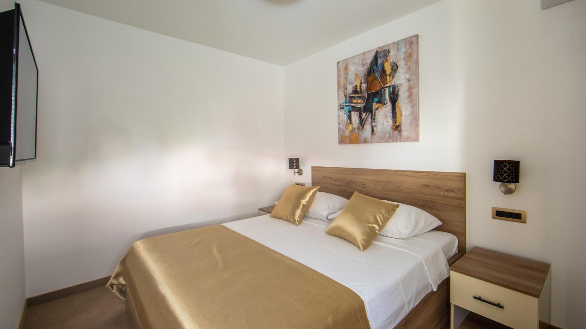 Rooms & Apartments Toni Stobreč الغرفة الصورة