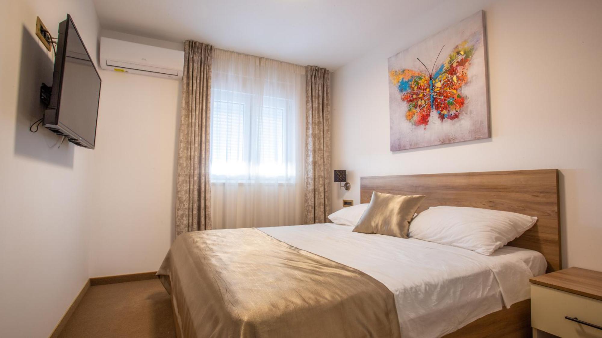 Rooms & Apartments Toni Stobreč الغرفة الصورة