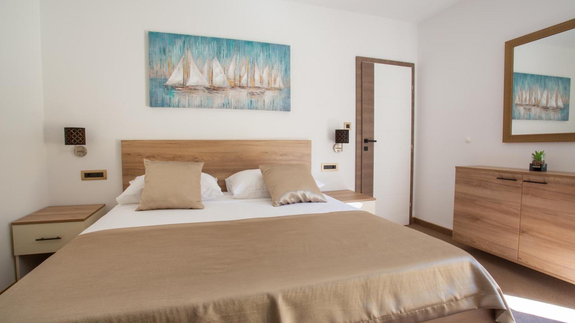 Rooms & Apartments Toni Stobreč الغرفة الصورة